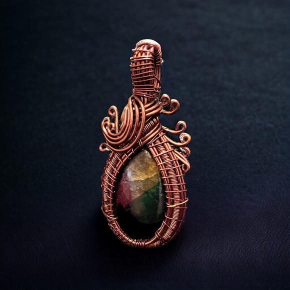 Wire Wrapped Labradorite Pendant - Picture 1 of 2